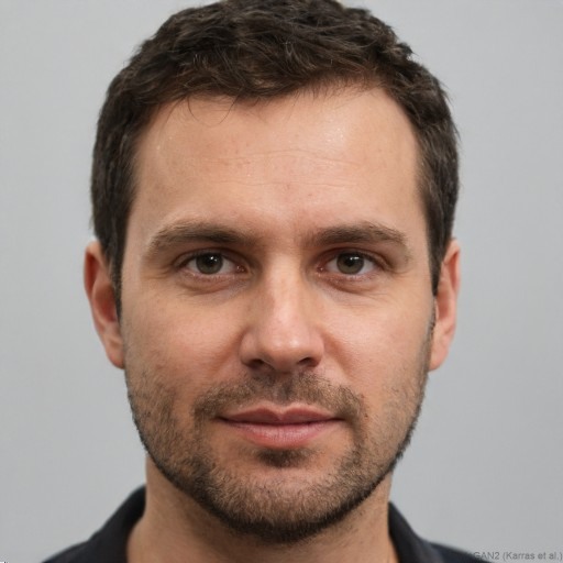 Hugo L.